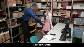 Cop Fucks Zog Pusaudžu