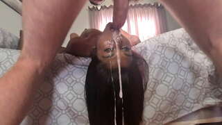 Дези шлюха делает перевернутый минет