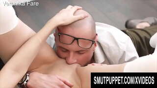 SmutPuppet - Вечеря на тийнейджърката киске
