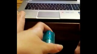 Pornót nézni otthon egyedül a vibrátor...