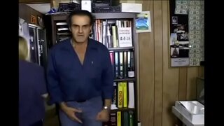 Man maksā par pakalpojumu citā veidā...