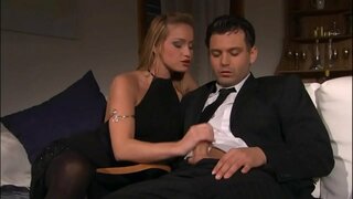 Истински анал с пълно удоволствие за порно звезда Кейти Нобили и нейният млад Жребец - (HD Сцена)